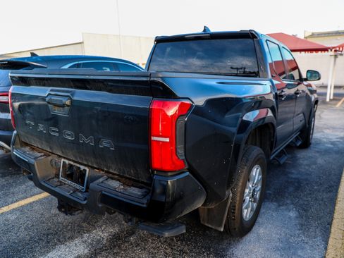 Used 2024 Toyota Tacoma SR5 RWD image 7