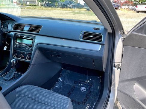 Used 2013 Volkswagen Passat 2.5 S FWD image 19