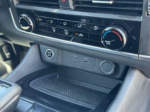 Used 2022 Nissan Rogue S FWD image 16