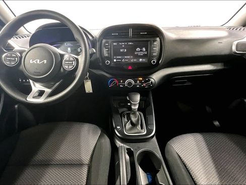 Used 2025 Kia Soul LX FWD image 18