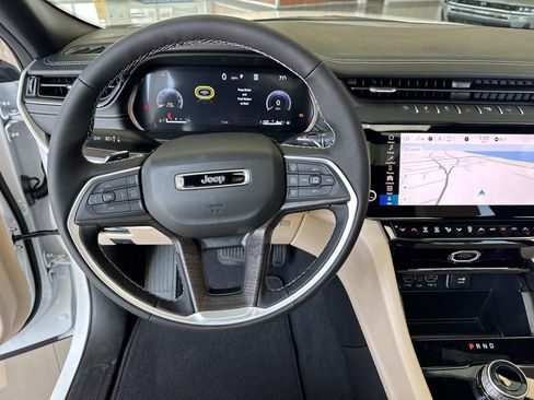 New 2026 Jeep Grand Cherokee Limited RWD image 38