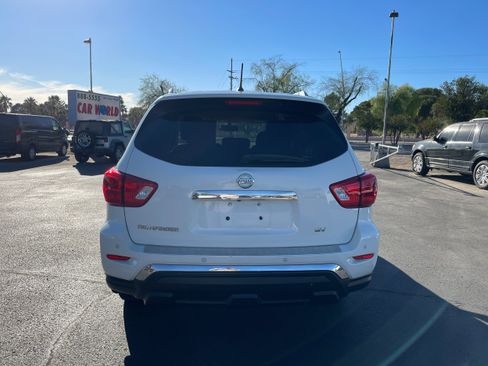 Used 2018 Nissan Pathfinder SV FWD image 4
