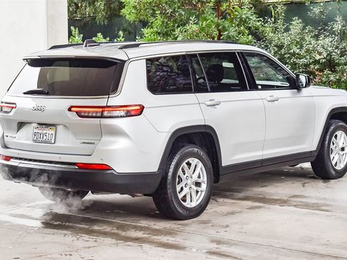 Used 2022 Jeep Grand Cherokee L Laredo w/ Luxury Tech Group I image 6