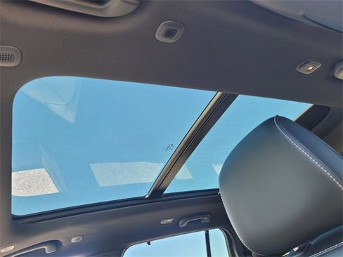 Used 2025 Jeep Grand Cherokee Limited w/ Luxury Tech Group II image 20