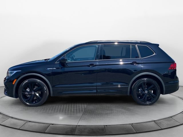 Used 2023 Volkswagen Tiguan SE R-Line FWD image 2