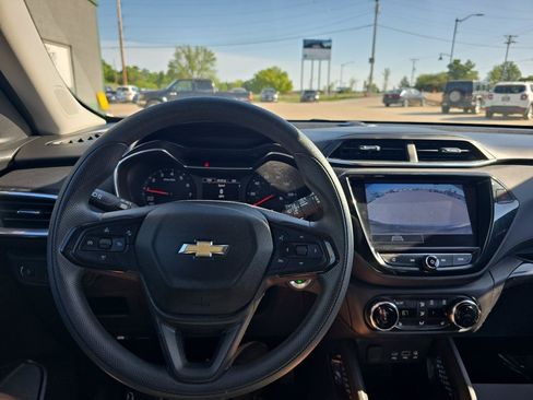 Used 2023 Chevrolet TrailBlazer LT w/ Convenience Package AWD/4WD image 35
