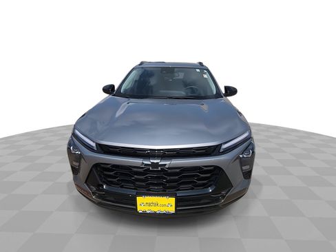 Used 2026 Chevrolet Trax ACTIV w/ Sunroof Package FWD image 3