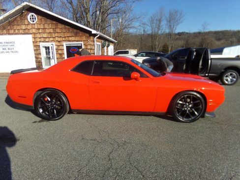 Used 2019 Dodge Challenger GT w/ Blacktop Package image 6