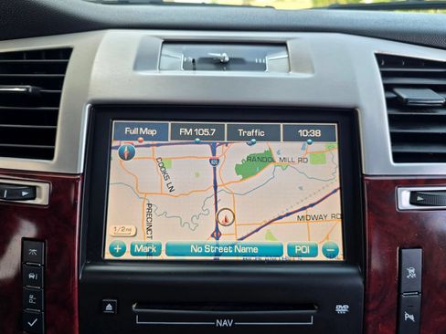 Used 2010 Cadillac Escalade EXT Luxury AWD/4WD image 32