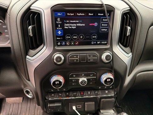 Used 2021 GMC Sierra 1500 SLT w/ SLT Premium Plus Package AWD/4WD image 10