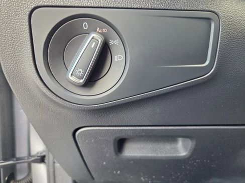 Used 2023 Volkswagen Tiguan SE w/ Panoramic Sunroof Package FWD image 21