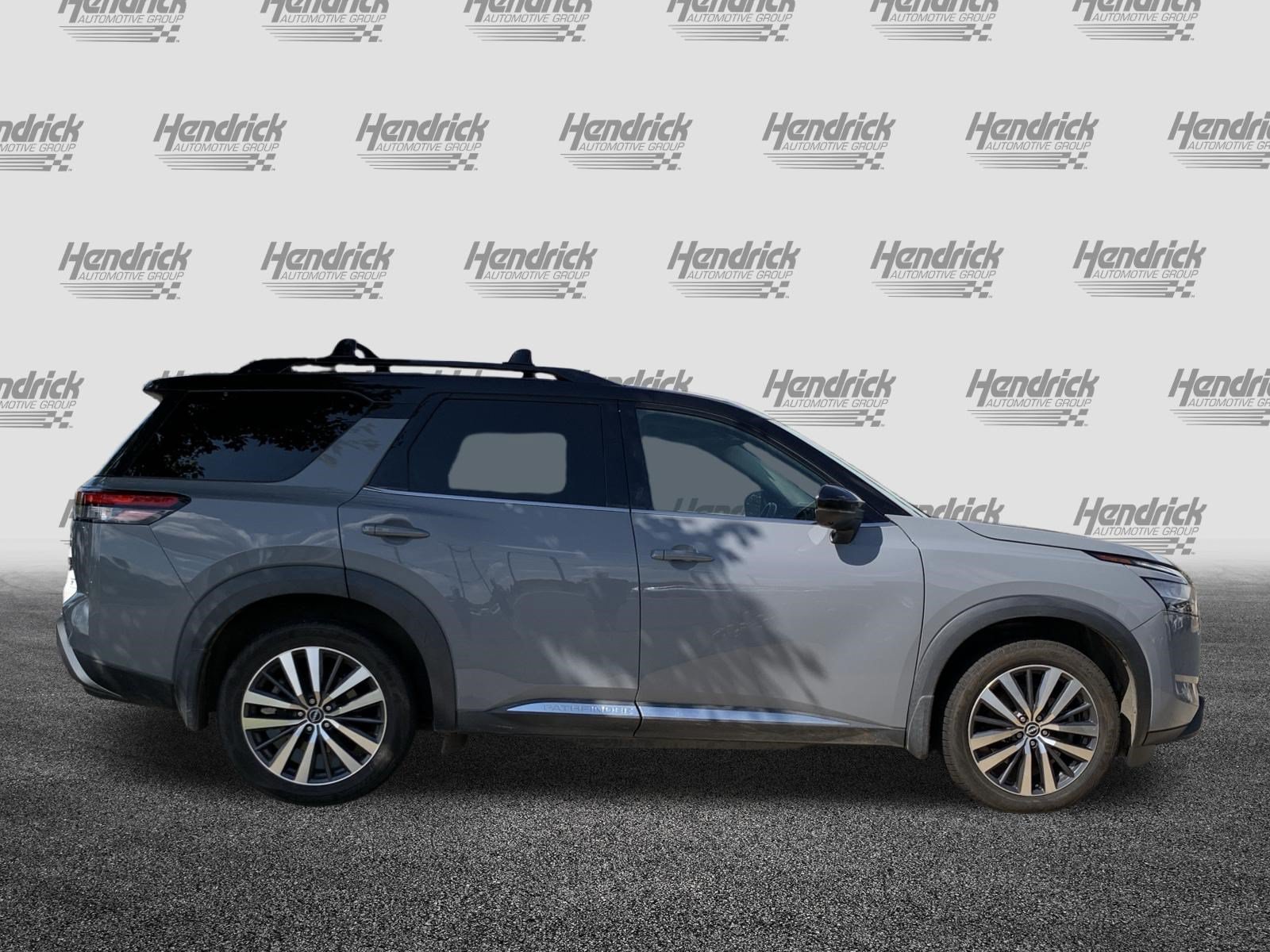 Used 2022 Nissan Pathfinder Platinum w/ Cargo Package FWD image 11