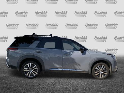 Used 2022 Nissan Pathfinder Platinum w/ Cargo Package FWD image 11