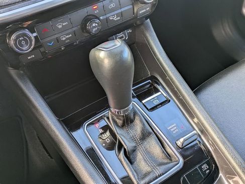 Certified 2024 Jeep Compass Latitude image 24