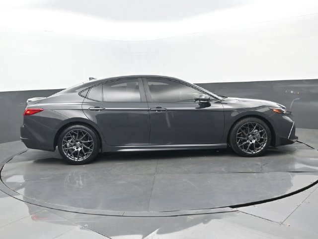 Used 2025 Toyota Camry SE w/ Convenience Package FWD image 2
