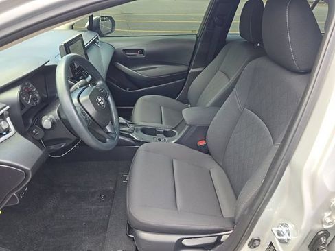 Used 2025 Toyota Corolla LE FWD image 10