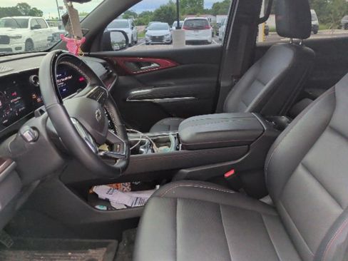 Used 2024 Chevrolet Traverse Z71 w/ Enhanced Driving Package AWD/4WD image 5