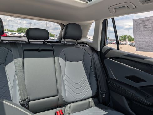 Certified 2026 Volkswagen Tiguan SE AWD/4WD image 14