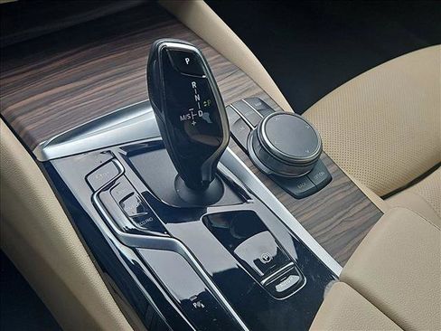 Used 2023 BMW 530i w/ Convenience Package RWD image 11