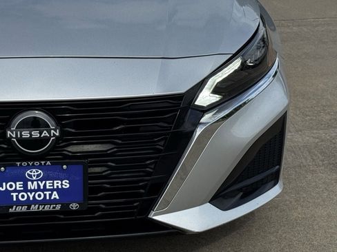 Used 2024 Nissan Altima 2.5 SV FWD image 4