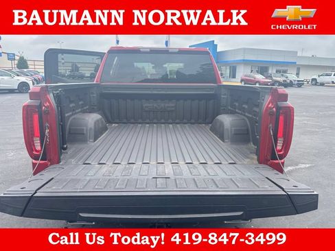 Used 2023 GMC Sierra 1500 SLT w/ SLT Premium Package AWD/4WD image 44