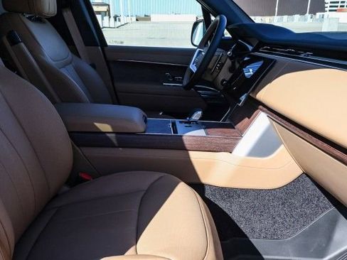 New 2025 Land Rover Range Rover SE image 12