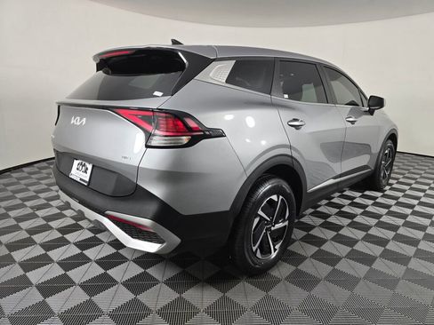 Used 2023 Kia Sportage LX image 3