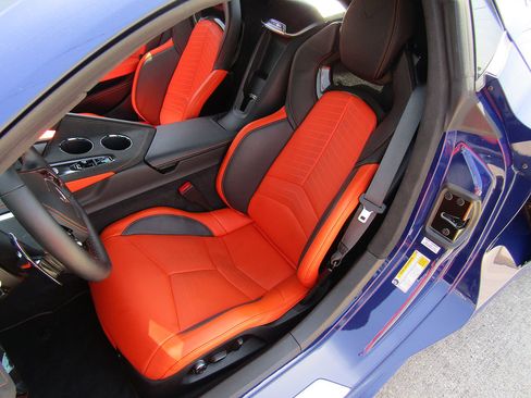 Used 2026 Chevrolet Corvette Stingray Premium Conv w/ Z51 Performance Package RWD image 9