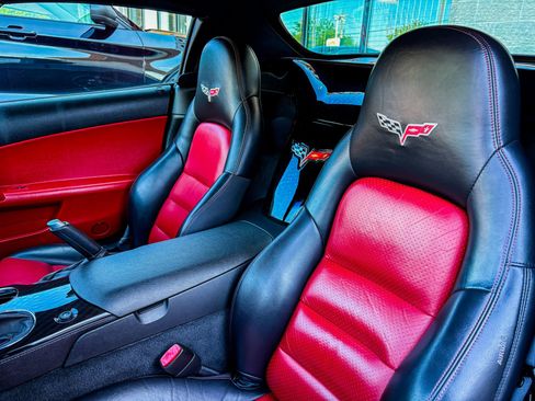 Used 2010 Chevrolet Corvette Convertible w/ 3LT RWD image 4