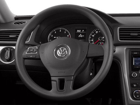 Used 2014 Volkswagen Passat 1.8T S FWD image 6