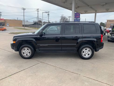 Used 2016 Jeep Patriot Sport w/ Power Value Group AWD/4WD image 4