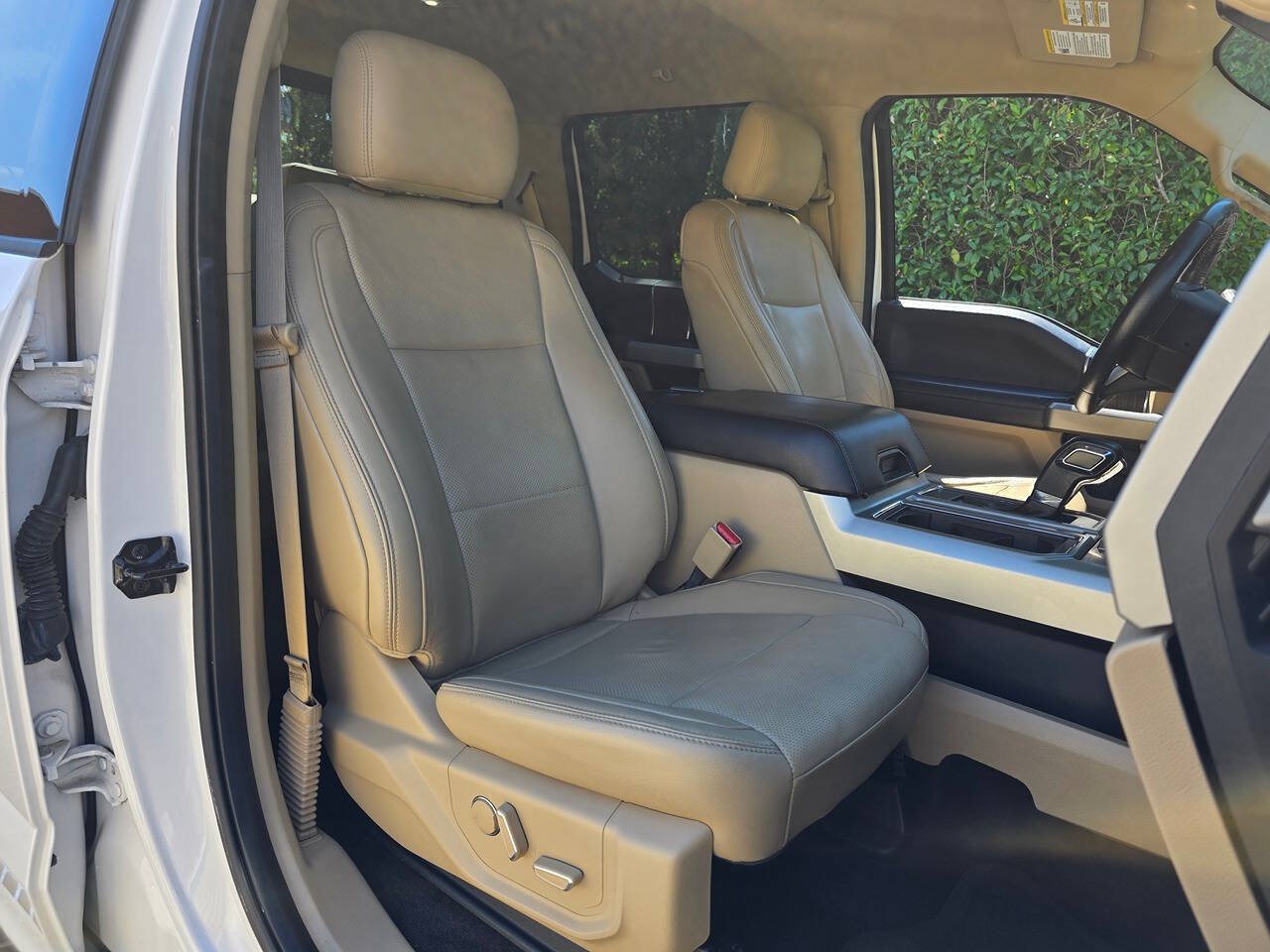 Used 2017 Ford F150 Lariat AWD/4WD image 36