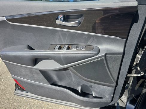Used 2019 Kia Sorento L image 29