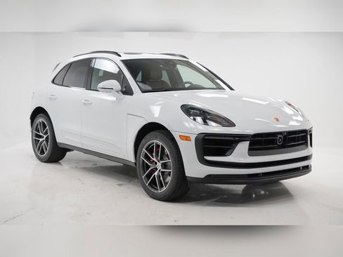 New 2025 Porsche Macan S image 7
