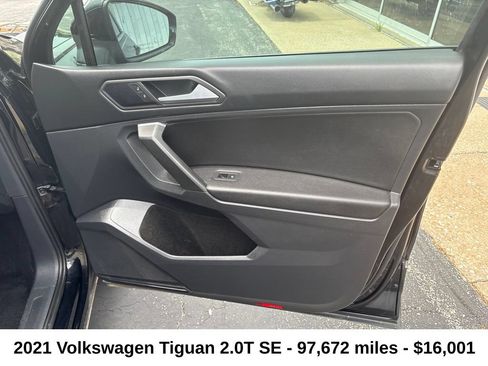 Used 2021 Volkswagen Tiguan SE FWD image 9