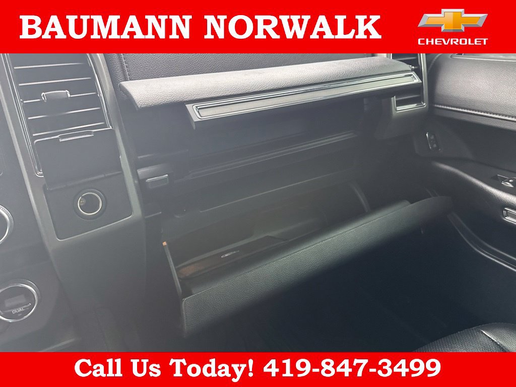 Used 2020 Ford Expedition XLT w/ Equipment Group 202A AWD/4WD image 26