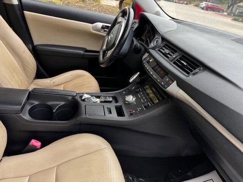 Used 2013 Lexus CT 200h image 26