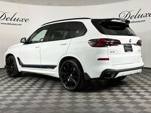 Used 2025 BMW X5 xDrive40i w/ M Sport Package AWD/4WD image 4
