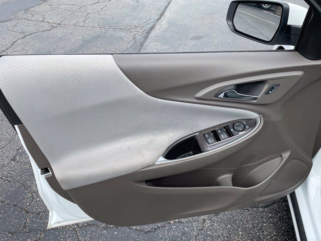 Used 2025 Chevrolet Malibu LT FWD image 17