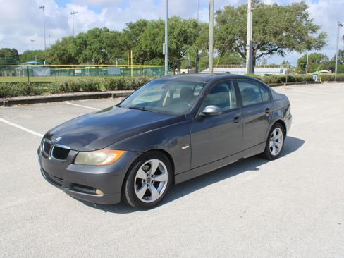 Used 2006 BMW 325i Sedan RWD image 3