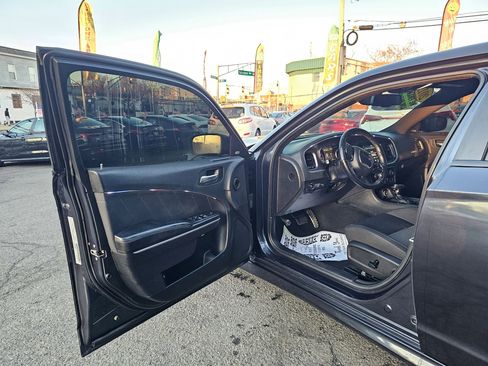 Used 2019 Dodge Charger GT image 9