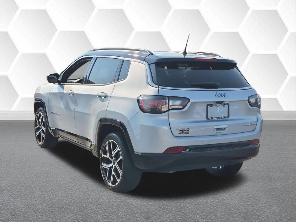Certified 2025 Jeep Compass Limited w/ Elite Group AWD/4WD image 5