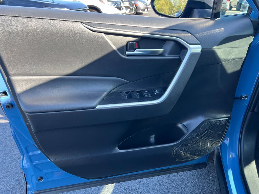 Used 2023 Toyota RAV4 AWD Hybrid image 21