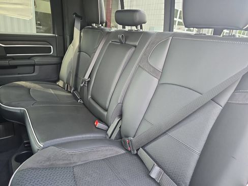 New 2026 RAM 2500 Laramie AWD/4WD image 13