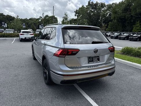 Used 2023 Volkswagen Tiguan SE R-Line image 13