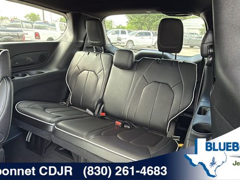 New 2026 Chrysler Pacifica Limited w/ S Appearance Package FWD image 15