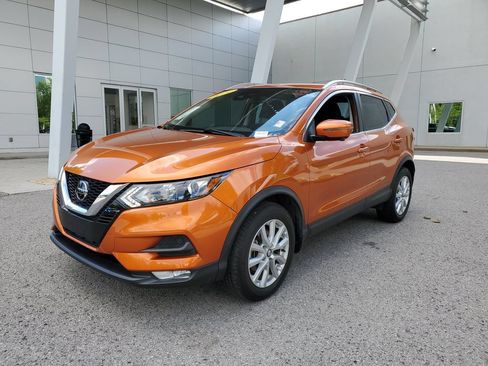 Certified 2022 Nissan Rogue Sport SV w/ Technology Package AWD/4WD image 2