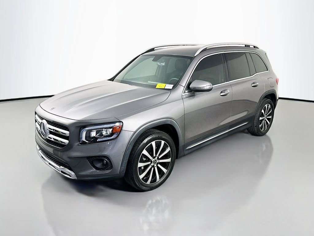 Used 2021 Mercedes-Benz GLB 250 w/ Premium Package image 3