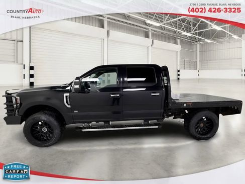 Used 2019 Ford F250 Lariat w/ Chrome Package image 2