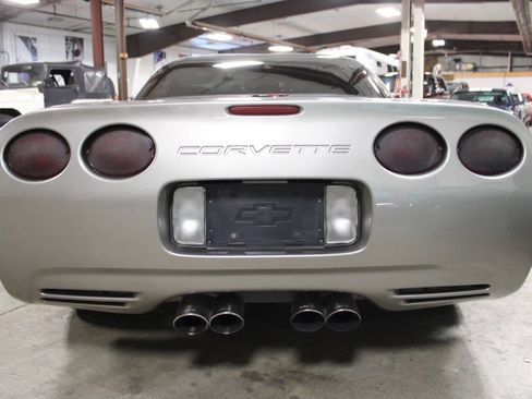 Used 2001 Chevrolet Corvette Coupe w/ Preferred Equipment Group2 image 5